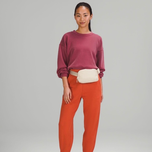 Lululemon Everywhere Belt Bag White Opal - Picture 6 of 8